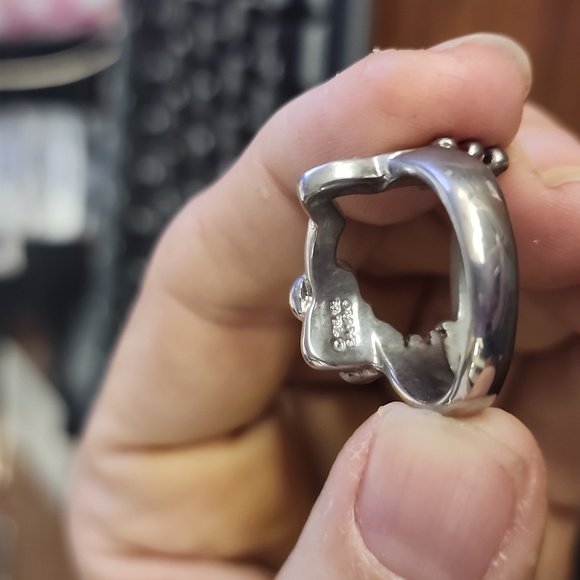 Hello Kitty Sanrio Ring - BNIB - Picture 3 of 5